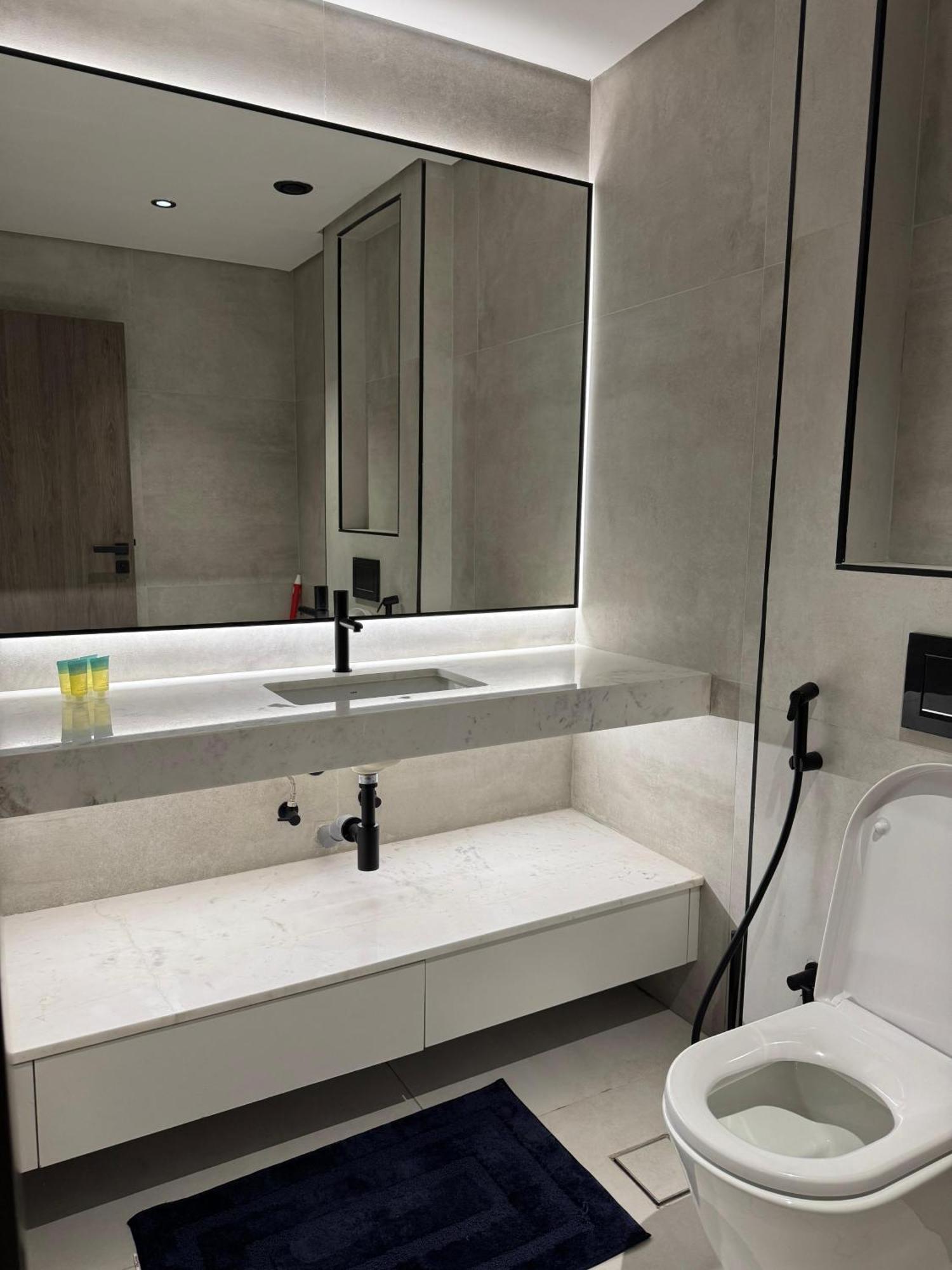 Jumeirah Heights Апартаменти *